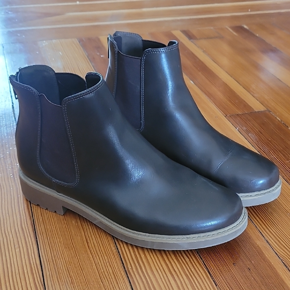 Women's Brown Chelsea Boots